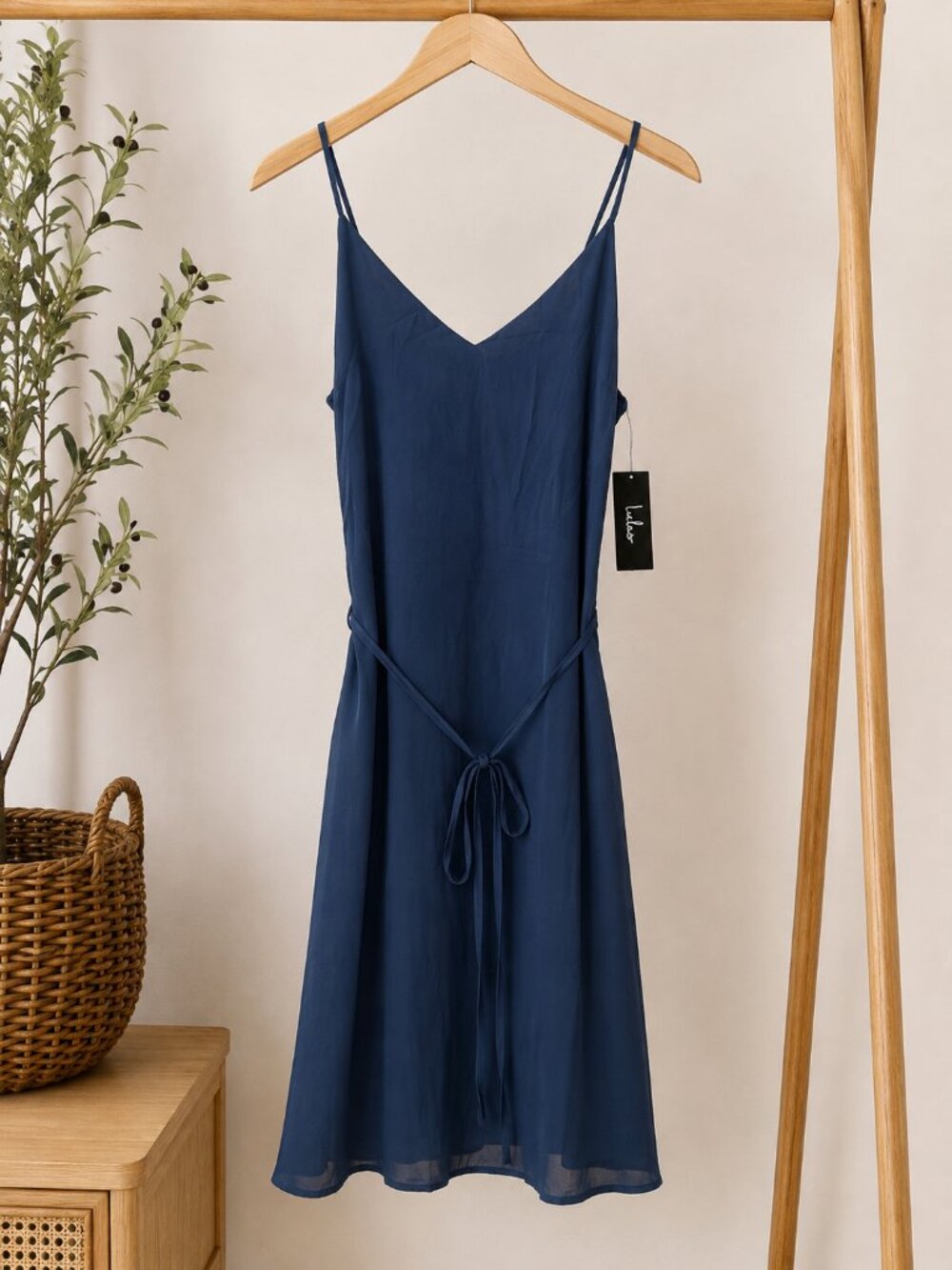 Lulus Blue V Neck Midi Dress Tie Waist NWT Size Large